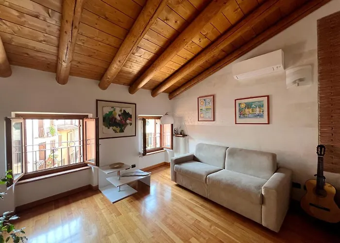 Casa Cele Garda (Verona)