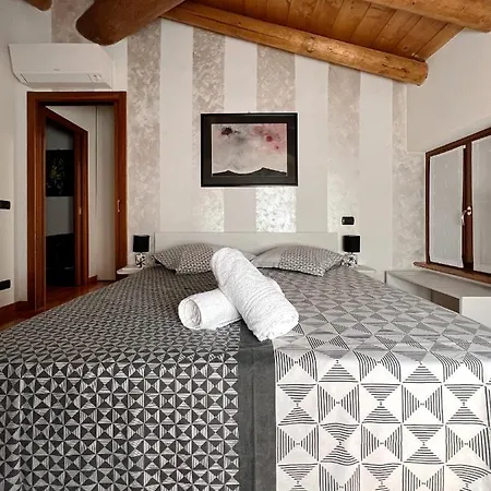 Casa Cele شقة